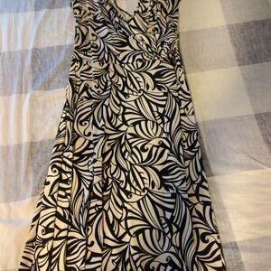Scarlett Monochrome Leaf Print Maxi Dress